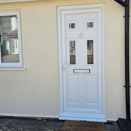 Cozy Studio Near To Tube Station Redbridge Exterior foto